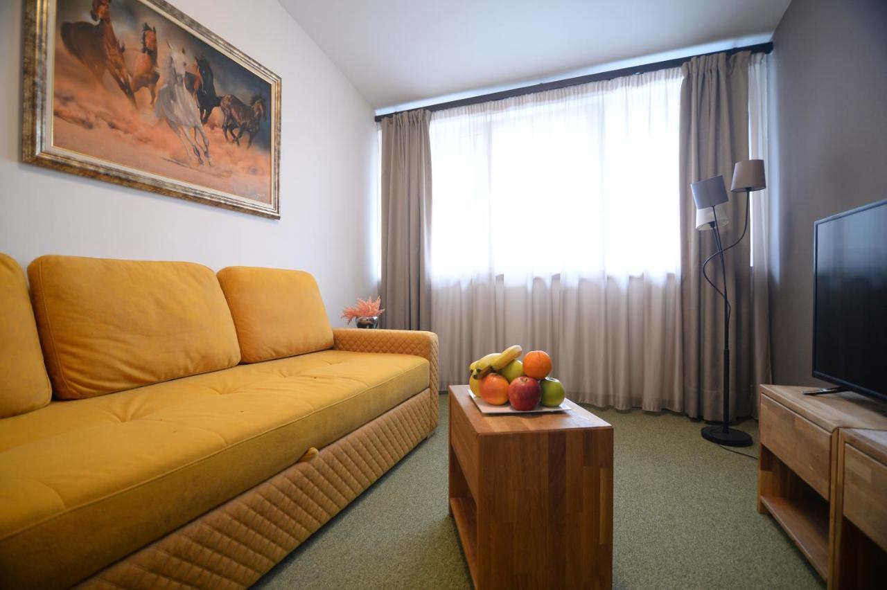 Apartmani Carolija Lucani Exterior foto